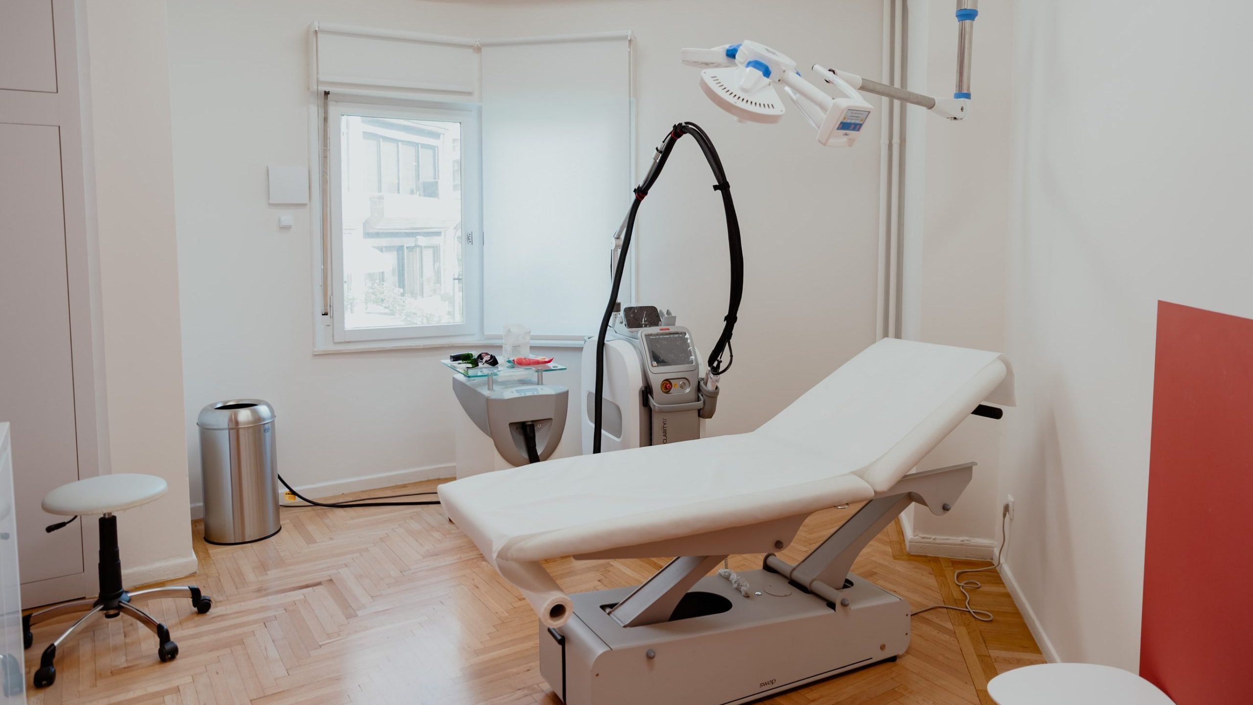 Πότε πέφτουν οι τρίχες μετά το laser;